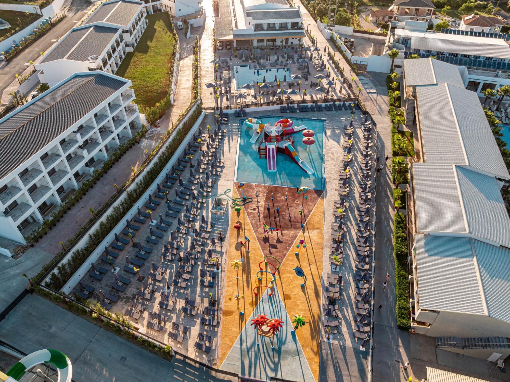 Caretta Paradise Resort & Waterpark Tragaki Buitenkant foto